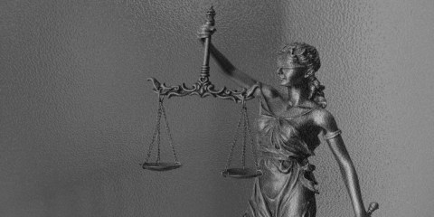 True-Crime-Books-to-Read-with-the-Lights-novelsuspects